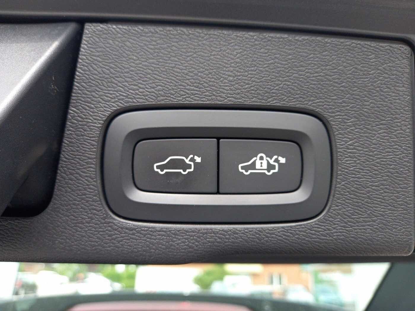 Volvo  B4 (Diesel) Inscription AWD 360° Cam HUD