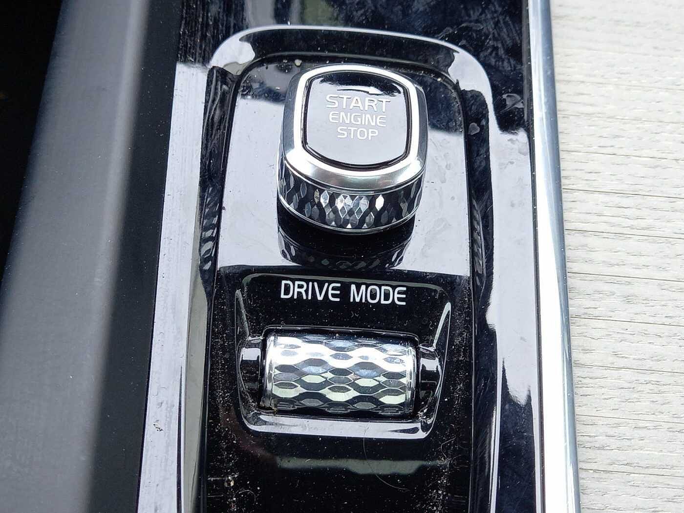 Volvo  B4 (Diesel) Inscription AWD 360° Cam HUD